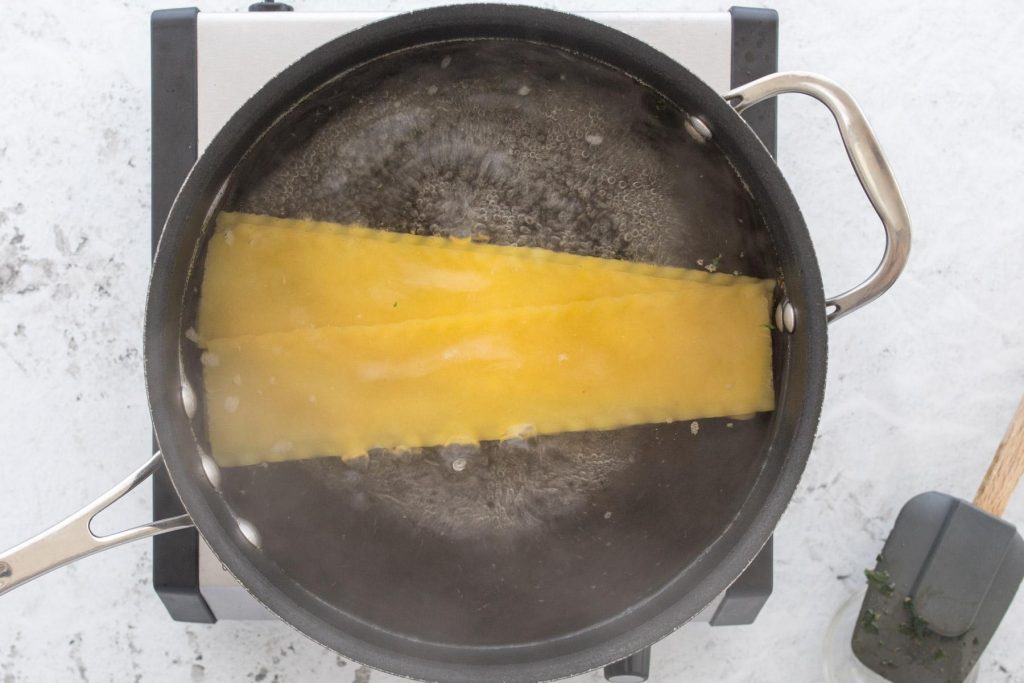 lasagna noodles in boiling water